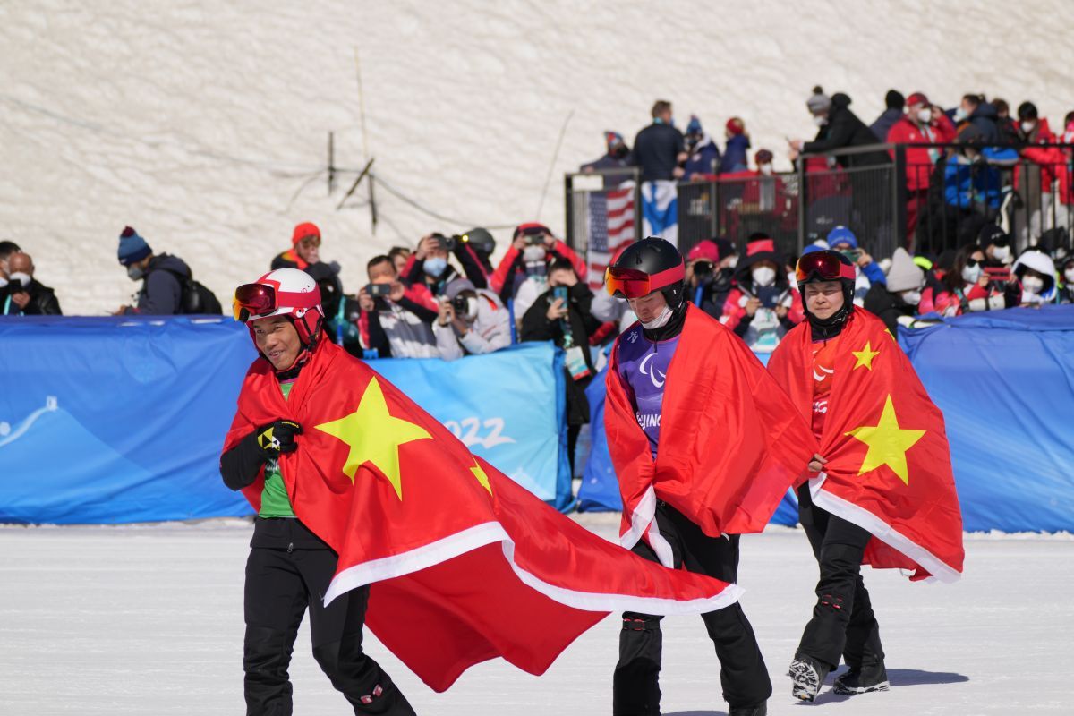 单板滑雪障碍追逐 中国包揽金银铜【组图】