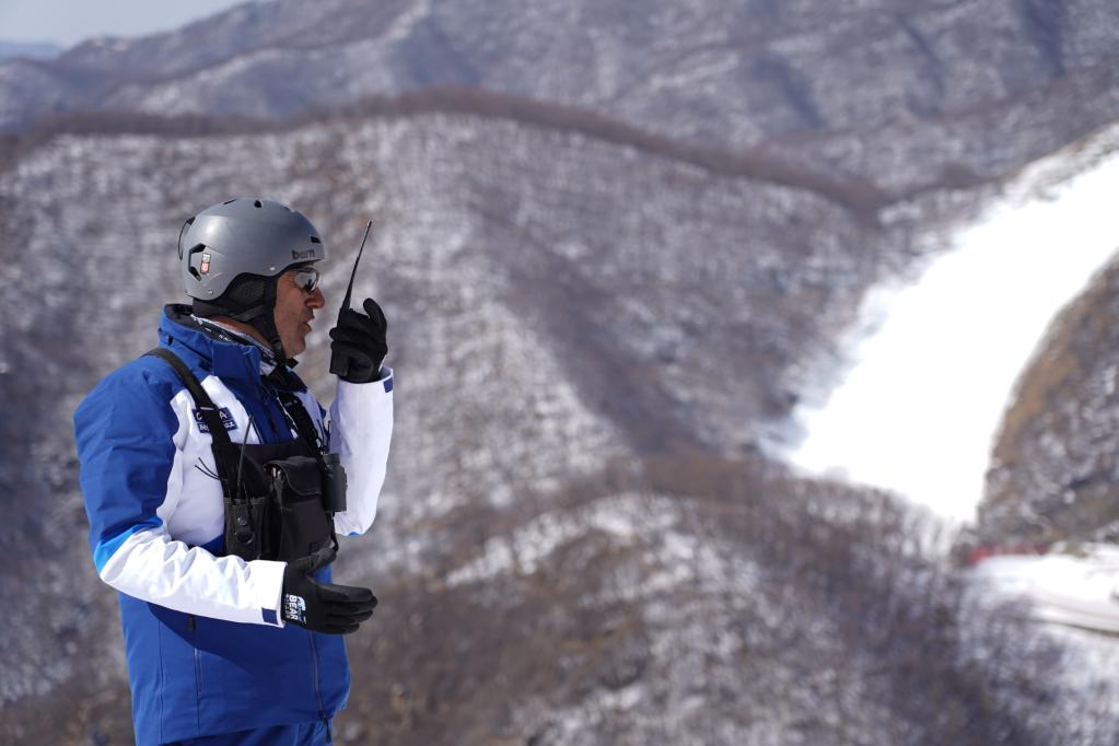 中国残奥高山滑雪队主教练达里奥：满分100，我给中国队员打1000分