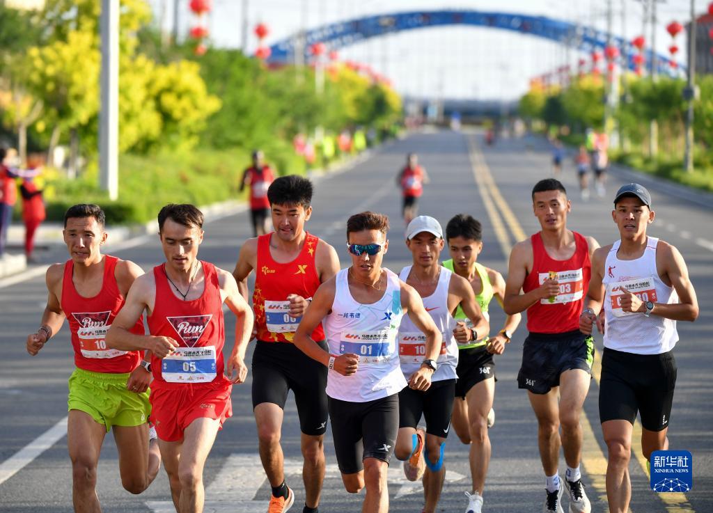 2023乌鲁木齐马拉松举行