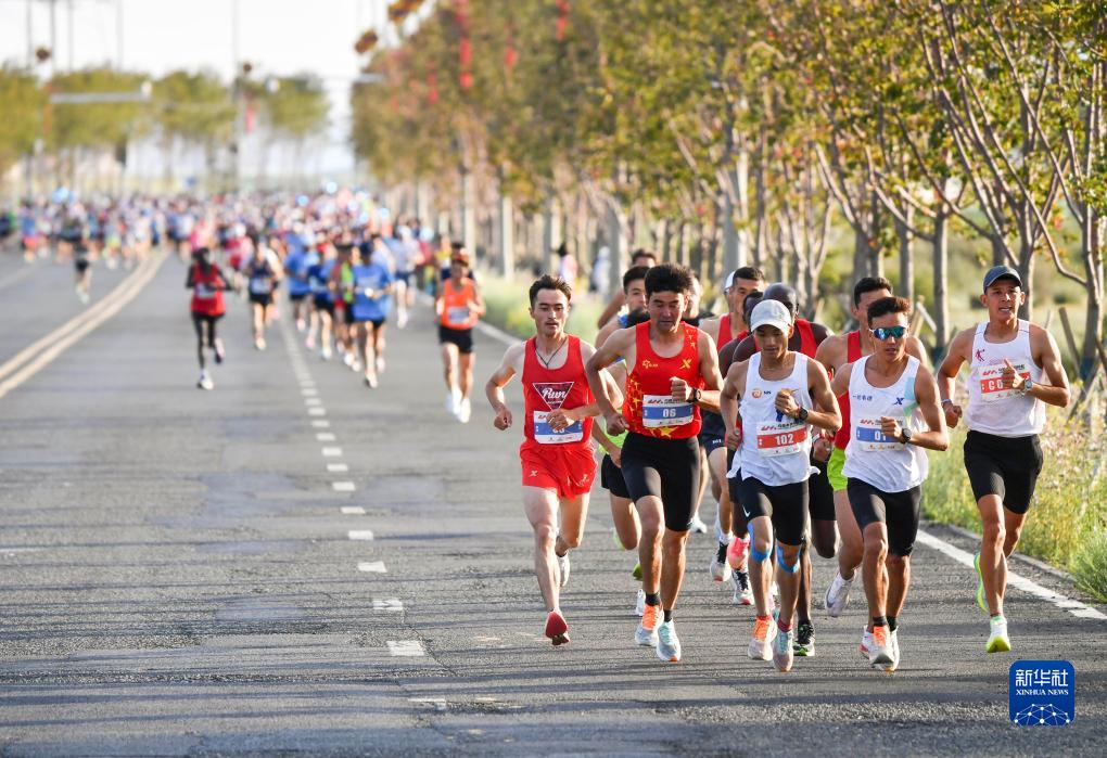 2023乌鲁木齐马拉松举行