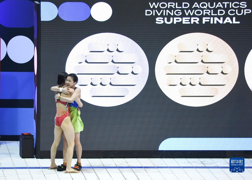 跳水世界杯总决赛:中国选手包揽女子10米台冠亚军