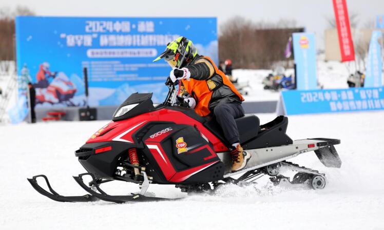 “塞罕坝”杯雪地摩托越野锦标赛 点燃激情与活力