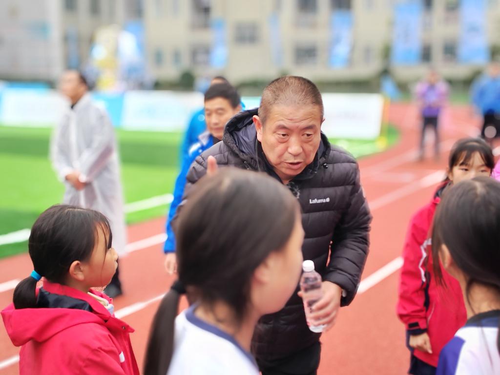 追光丨大山里的她们，何以两夺全国冠军？