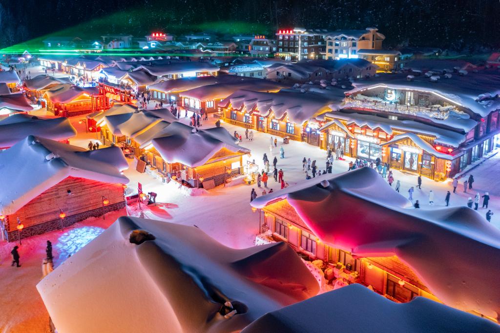追光丨这昂扬的冬日冰雪群欢