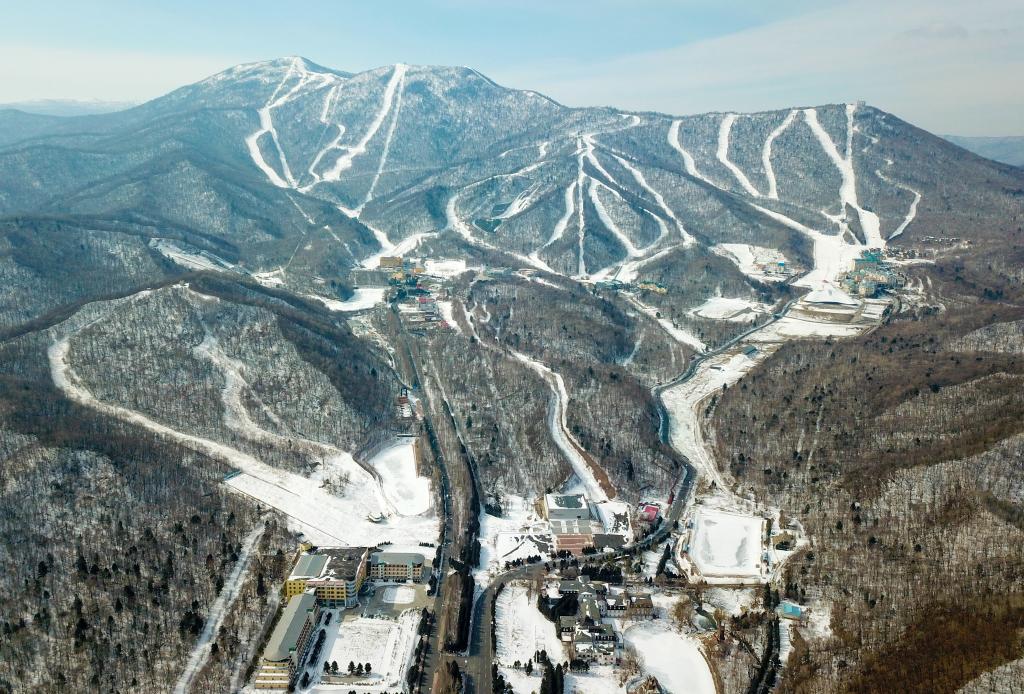 追光丨这昂扬的冬日冰雪群欢