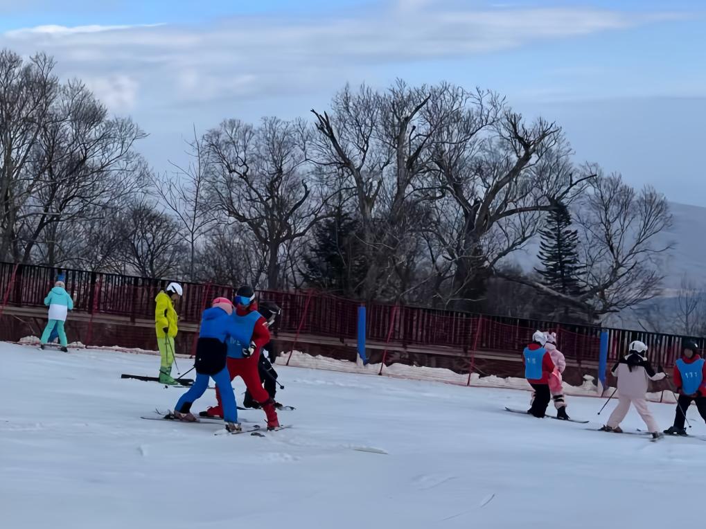 追光丨这昂扬的冬日冰雪群欢