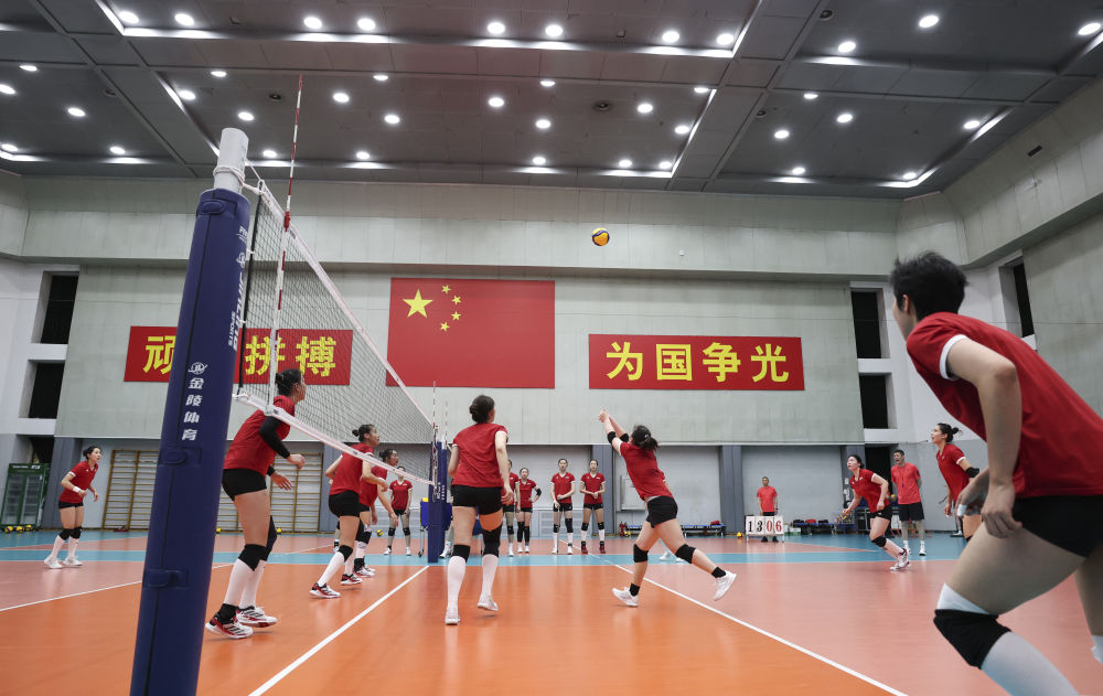 杨昊：年轻的中国女排先争取做到全面、快速