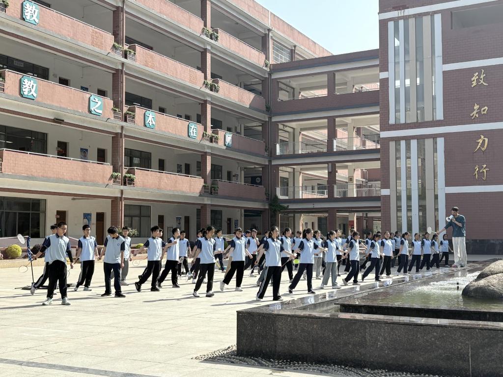 魔镜、AI……体育课都这么科幻了吗——学校体育改革调研之二