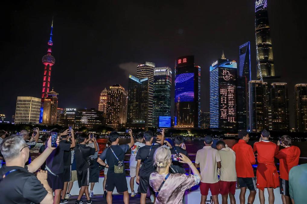 足球,架起中外青少年友谊之桥