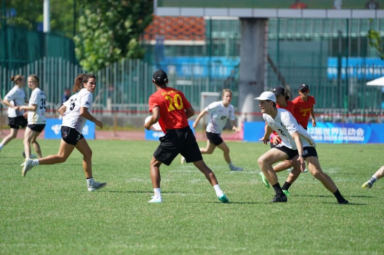 跟着世运会解锁新生活|飞盘:无接触也能玩出大精彩 跟着世运会解锁新生活|飞盘:无接触也能玩出大精彩