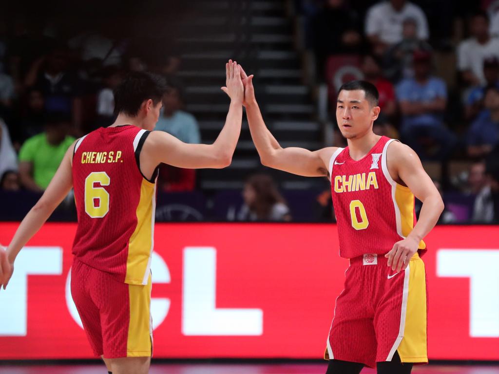 追光丨一分差距 万分期待——中国男篮星火已燃