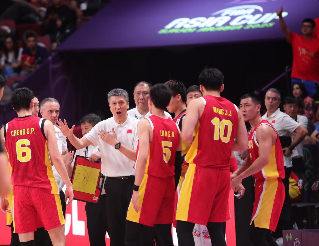 追光丨一分差距 万分期待——中国男篮星火已燃