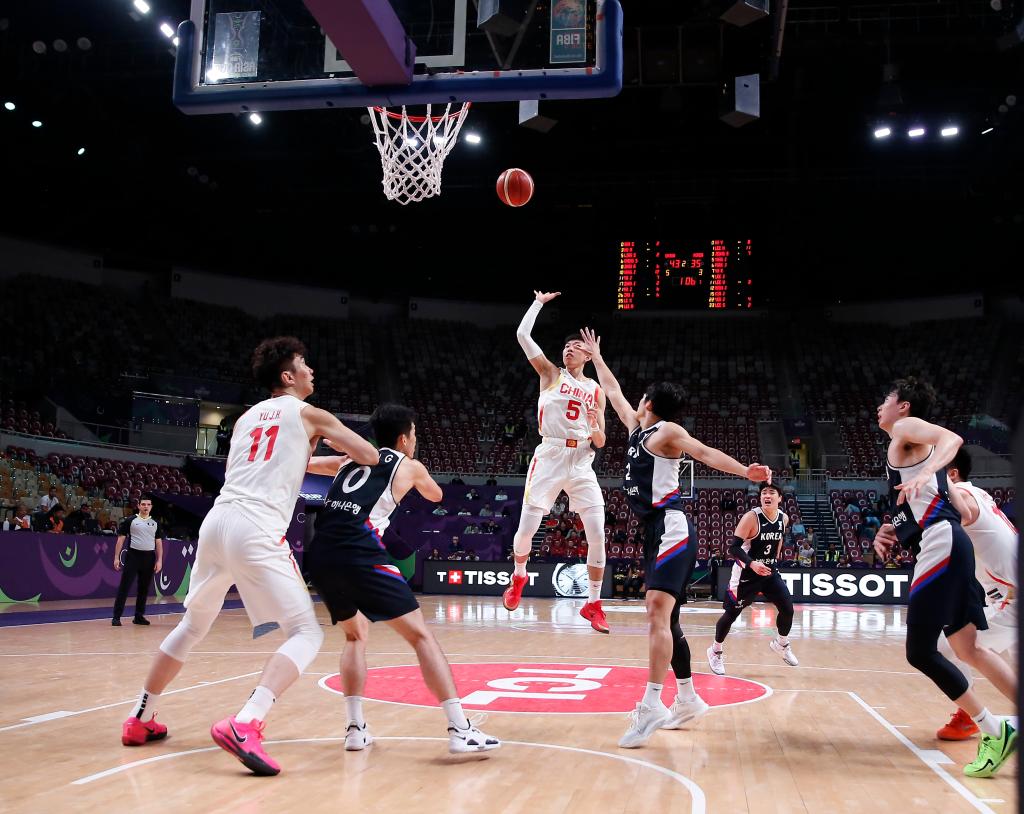 追光丨一分差距 万分期待——中国男篮星火已燃