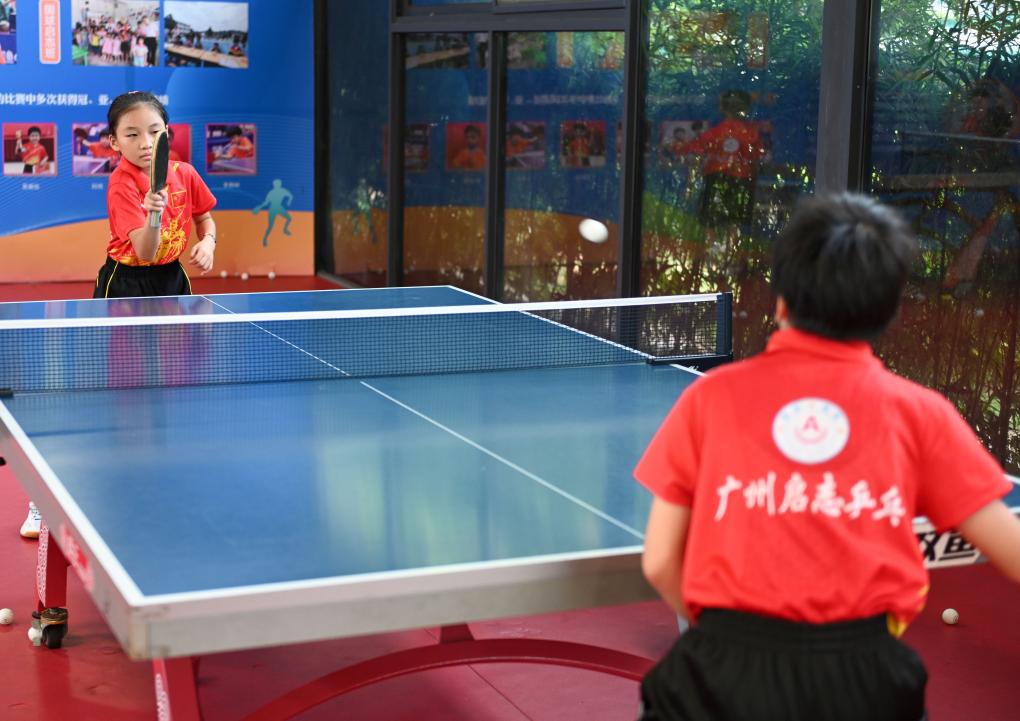 追光丨她用乒乓球为一群孩子“插上翅膀”