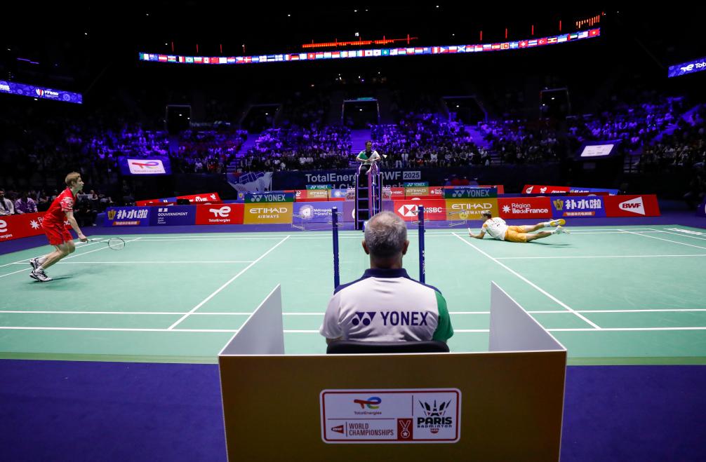 羽毛球世锦赛|石宇奇苦战晋级八强