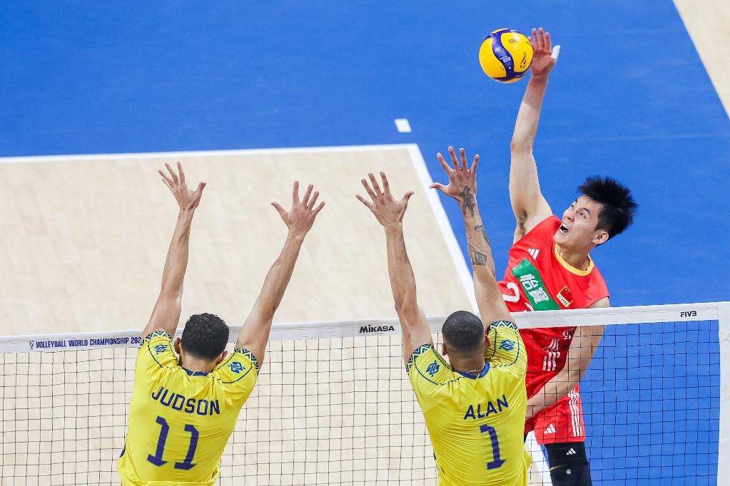 男排世锦赛 | 中国队首战1:3不敌巴西队