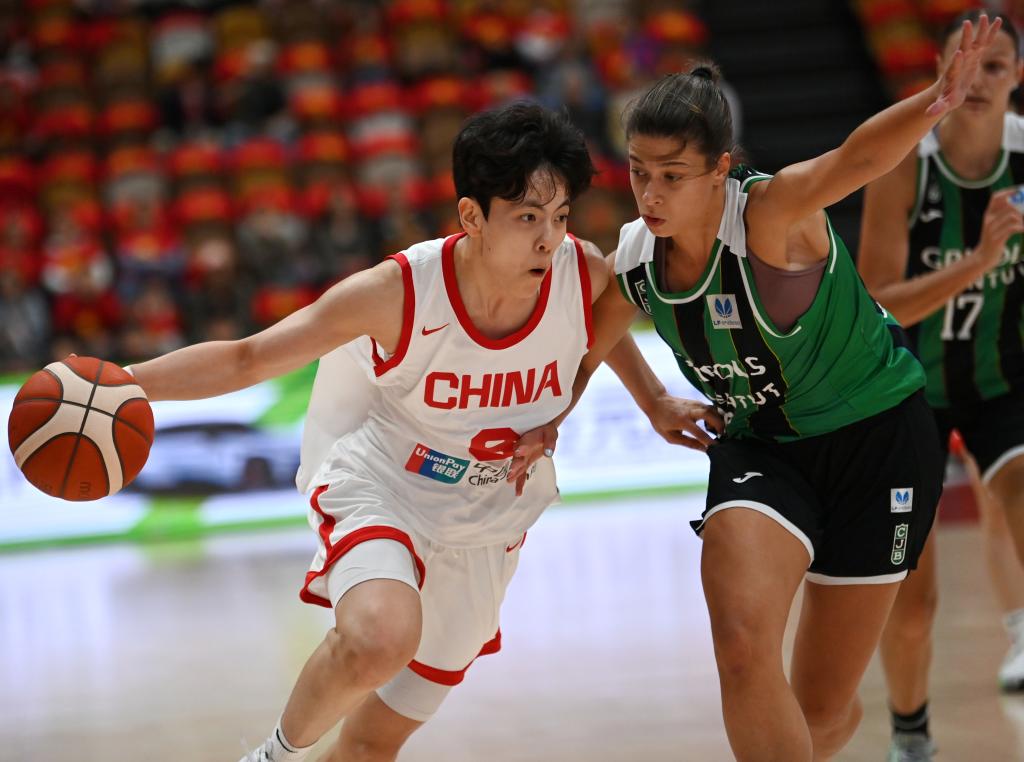 中国女篮热身赛再胜尤文图特