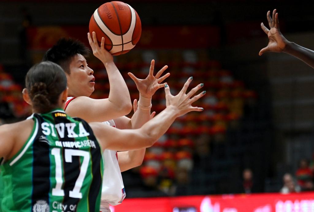 中国女篮热身赛再胜尤文图特