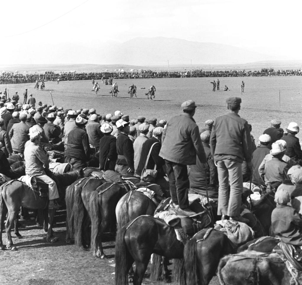追光丨逐梦赛场七十年,天山南北更豪迈