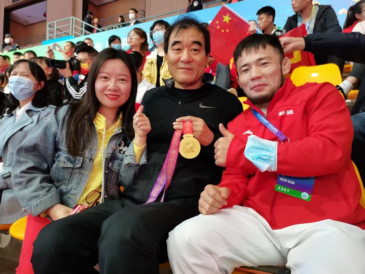 追光丨逐梦赛场七十年,天山南北更豪迈