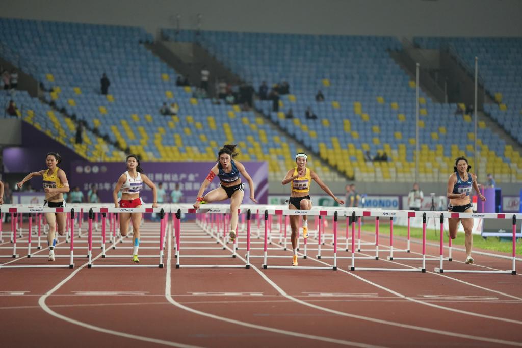 全国田径冠军赛:吴艳妮、徐卓一夺冠