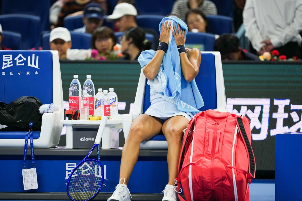 郑钦文解释退赛原因:为长远计选择“保守”