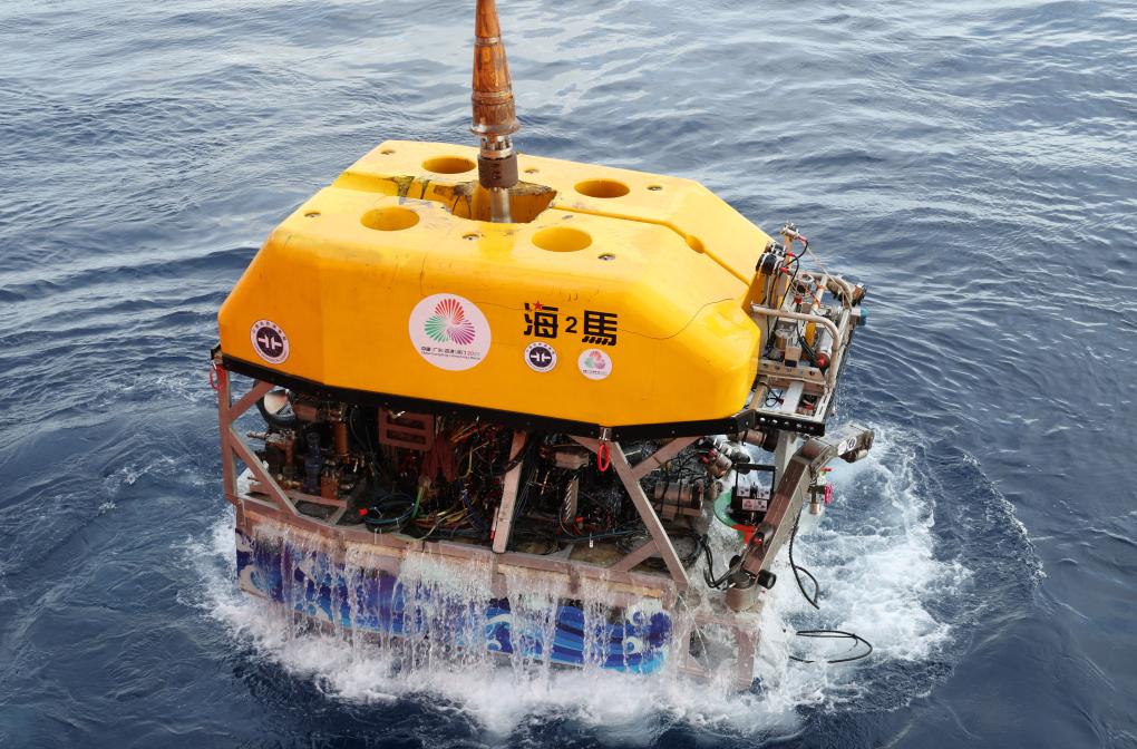 九天之光何以点燃深海之冰?——十五运会和残特奥会火种采集侧记