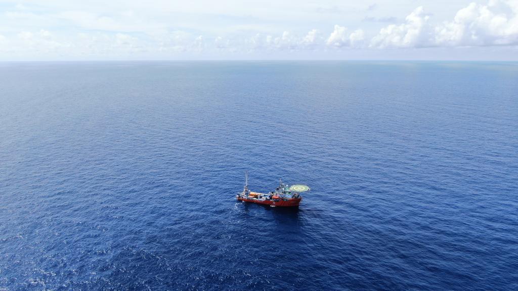 九天之光何以点燃深海之冰?——十五运会和残特奥会火种采集侧记