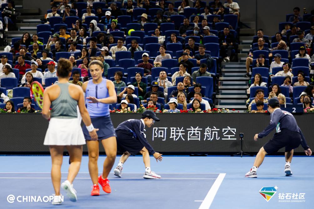 追光丨球场上奔跑的小身影,其实有多专业?