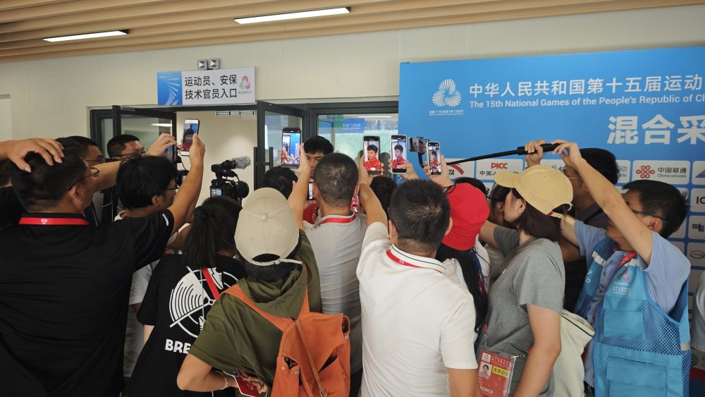 “明星”盛李豪,拉高射击赛场“热力值”