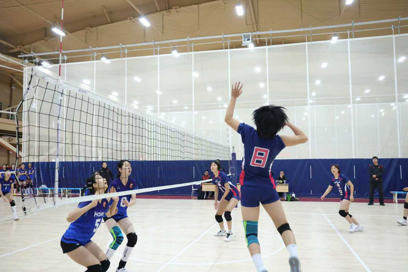 青少年赛场展风采，排球精神薪火相传