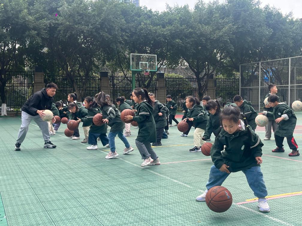 追光丨新学期来啦!让每一位学生“身上有汗、眼里有光”