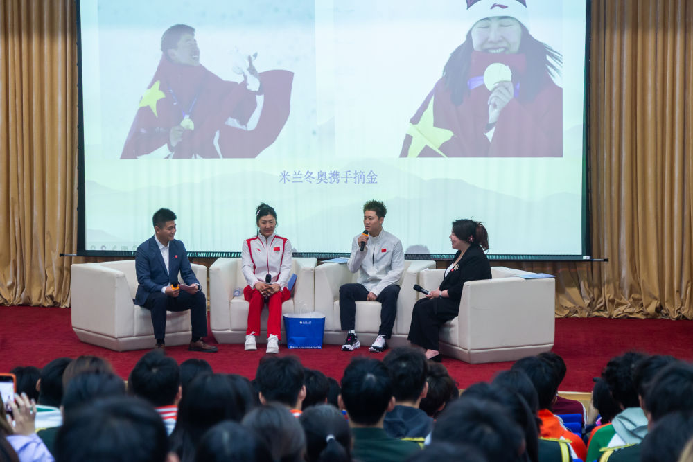 徐梦桃、王心迪:勇敢追梦,成为人生的掌舵者