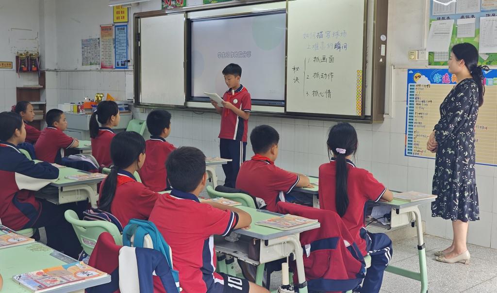 追光丨29年坚守 一所村小的足球“六连冠”