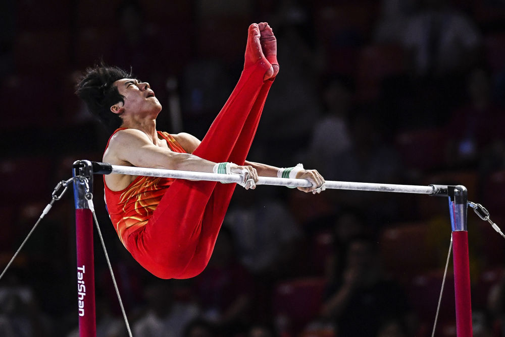中国队张博恒夺得体操亚锦赛双杠金牌