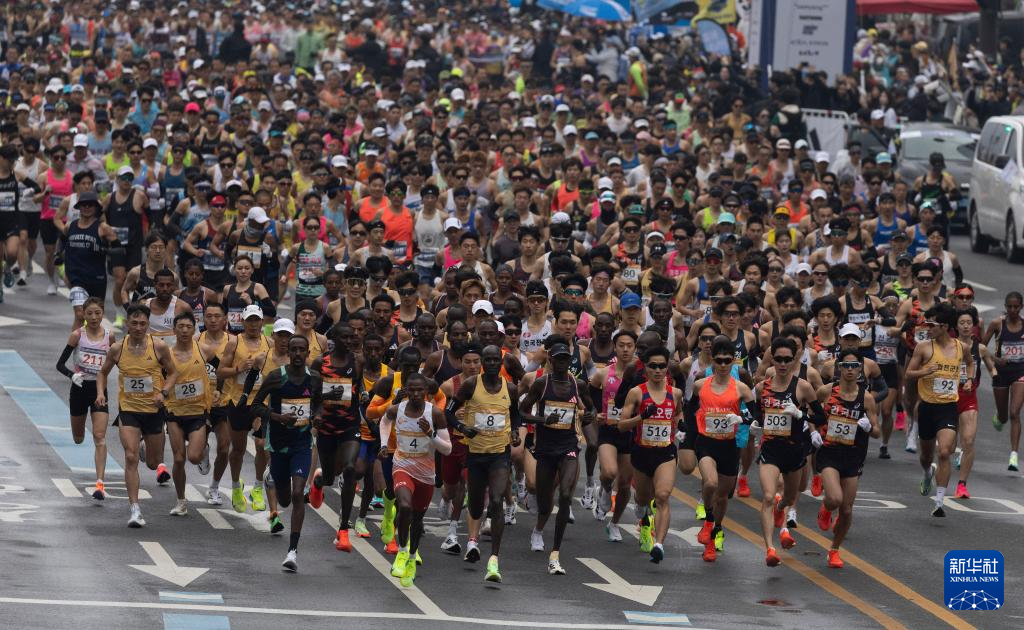 2024首尔马拉松赛鸣枪开跑