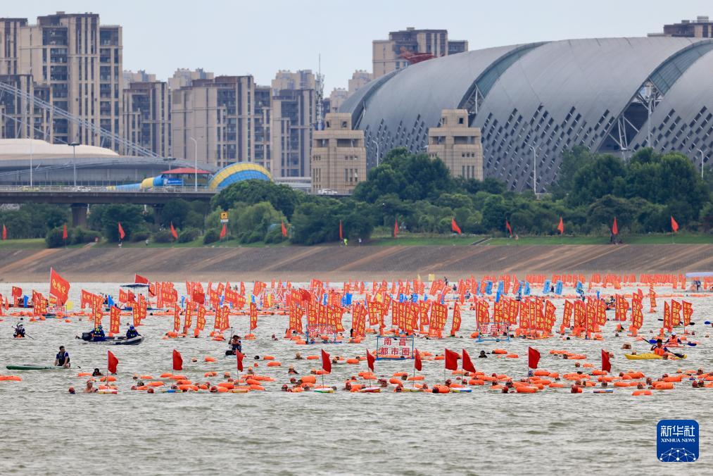 全民健身——南昌：千人横渡赣江