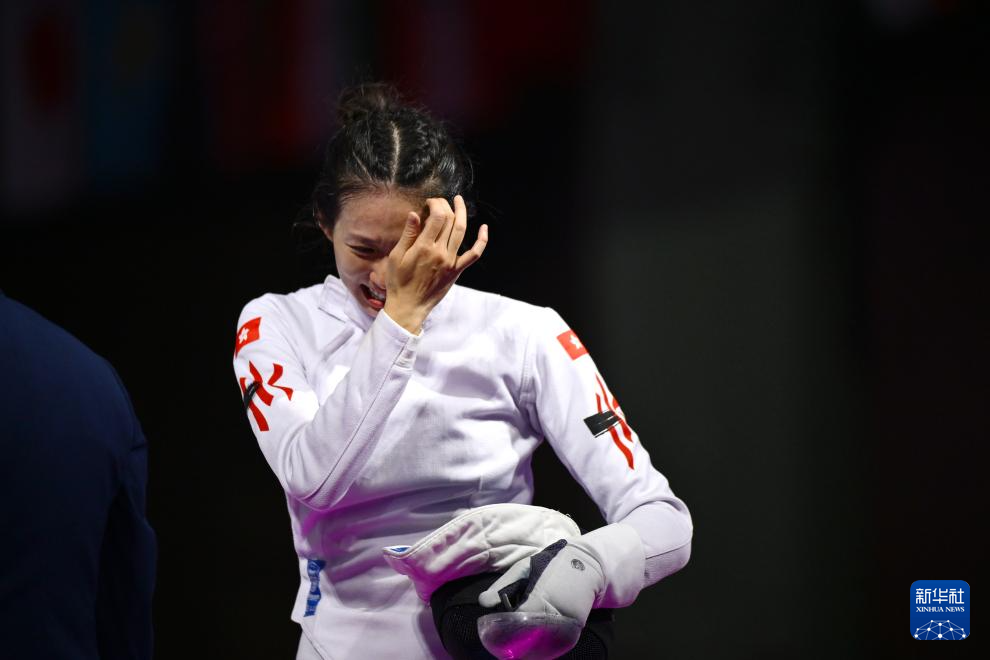 巴黎奥运会丨击剑——女子个人重剑：中国香港选手江旻憓夺冠