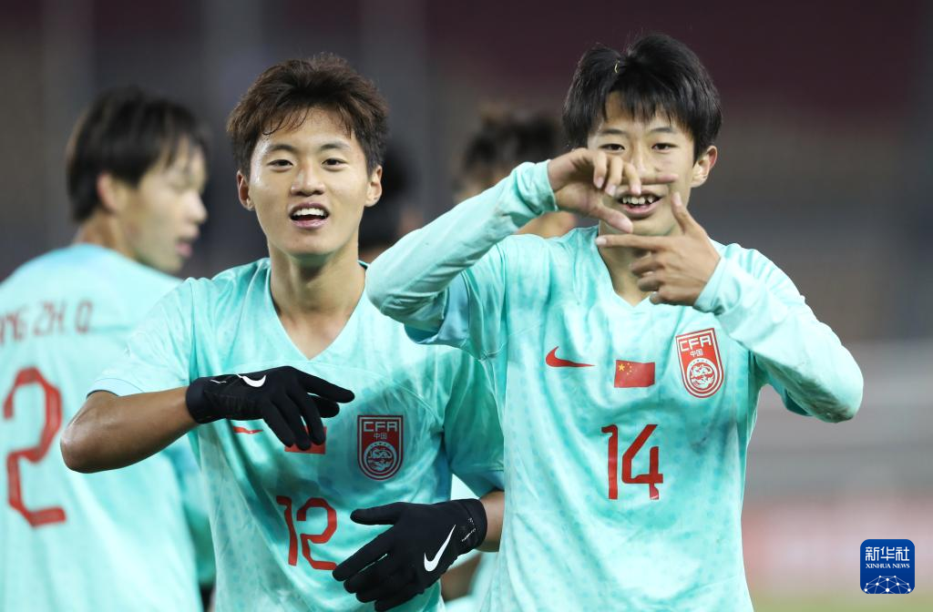 足球——U17亚洲杯预选赛：中国队平韩国队