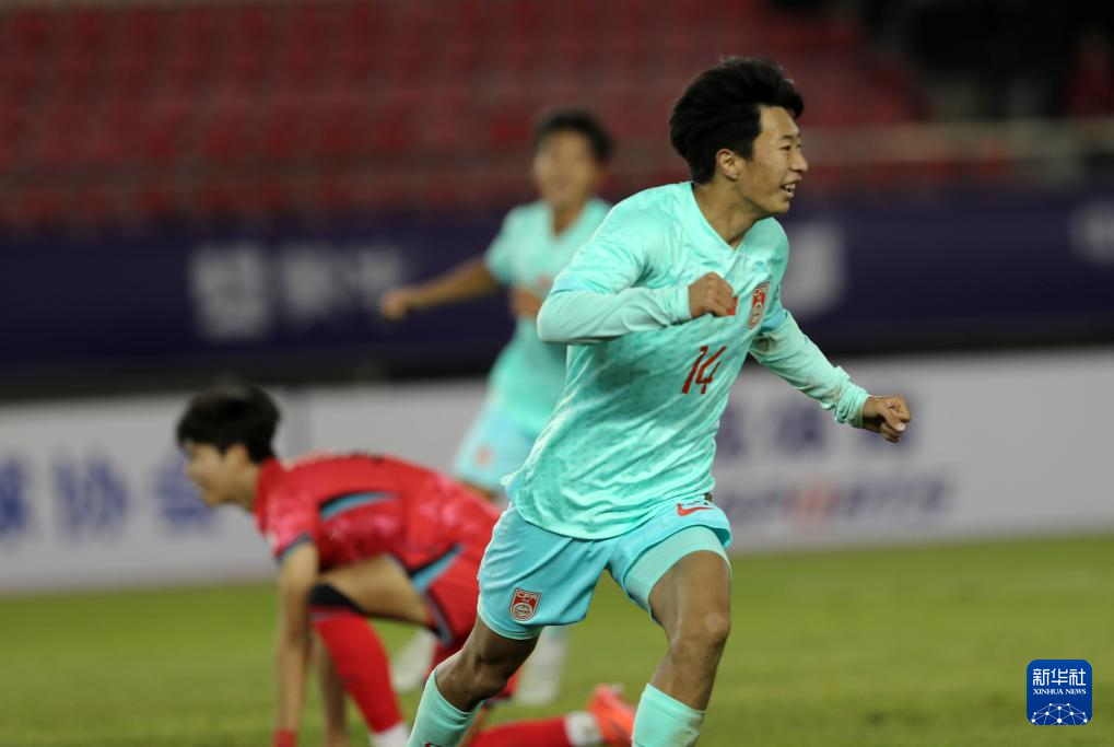 足球——U17亚洲杯预选赛：中国队平韩国队