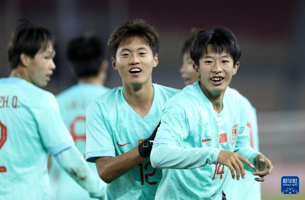 足球——U17亚洲杯预选赛：中国队平韩国队