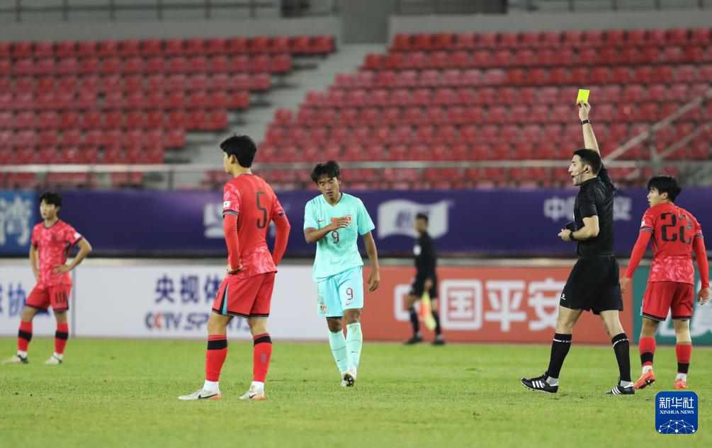 足球——U17亚洲杯预选赛：中国队平韩国队