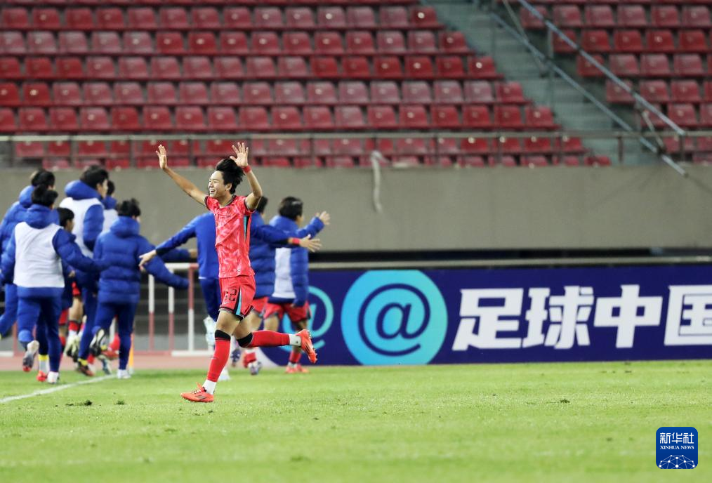 足球——U17亚洲杯预选赛：中国队平韩国队