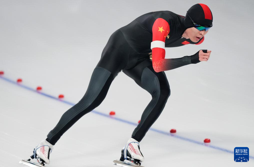 亚冬会丨速度滑冰——中国选手包揽男子5000米比赛冠亚季军