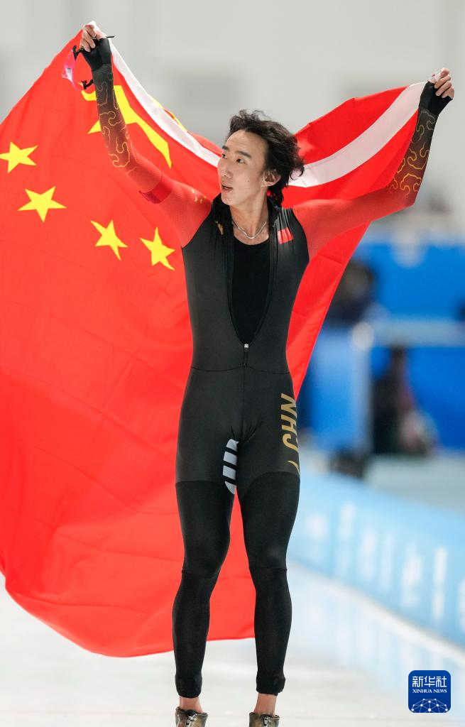 亚冬会丨速度滑冰——中国选手包揽男子5000米比赛冠亚季军