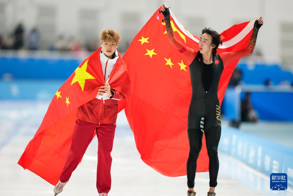 亚冬会丨速度滑冰——中国选手包揽男子5000米比赛冠亚季军