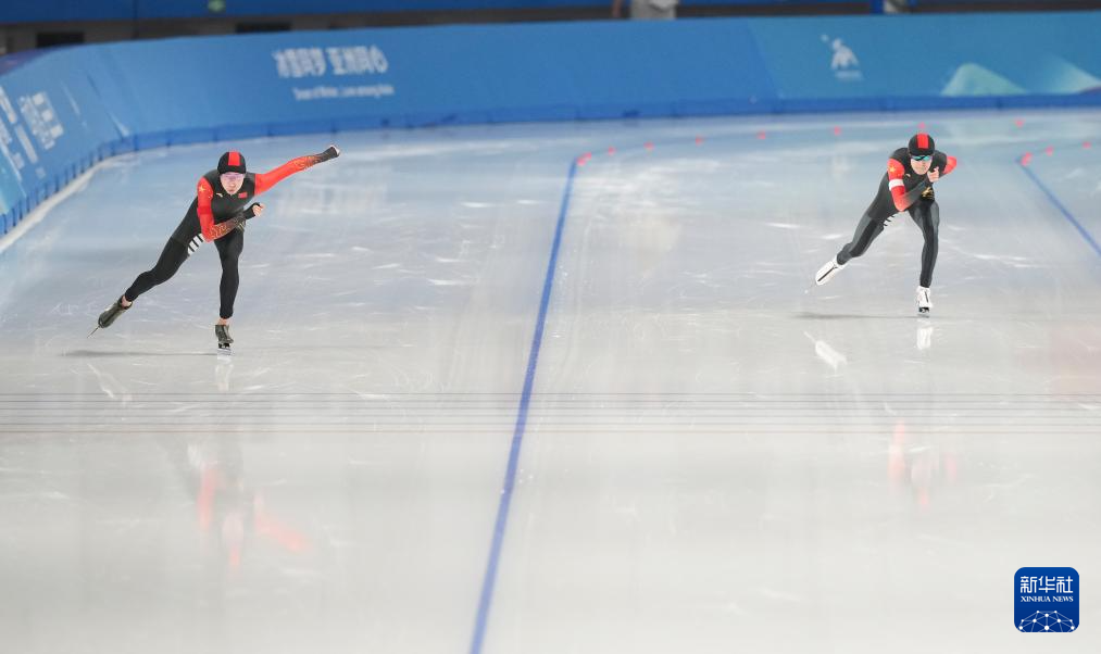 亚冬会丨速度滑冰——中国选手包揽男子5000米比赛冠亚季军