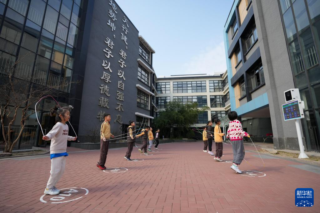 新华全媒+丨北京推行“体育八条” 打造“能出汗的体育课”