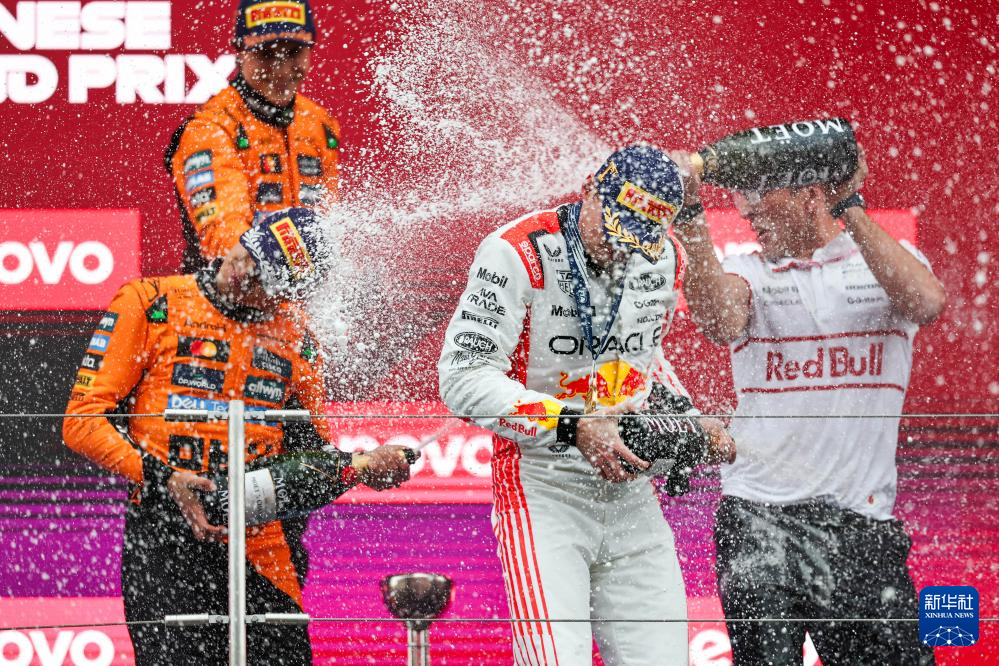 赛车——F1日本大奖赛：正赛赛况