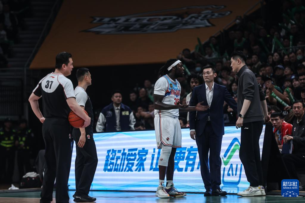 篮球——CBA季后赛：辽宁本钢胜新疆伊力特